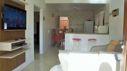 Casa 02 Dorm Na Rua Salmao