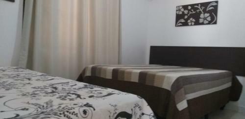 Casa 02 Dorm Na Rua Salmao