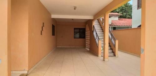 Casa 02 Dorm Na Rua Salmao