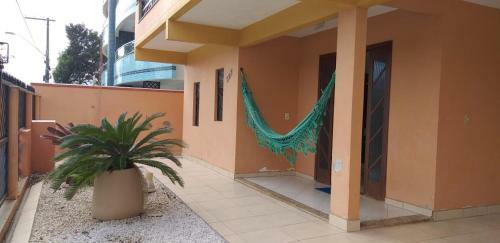 Casa 02 Dorm Na Rua Salmao