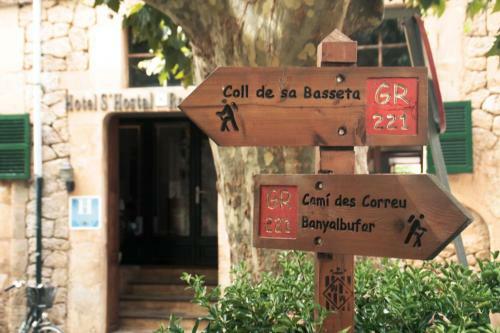 Hotel S�hostal D�esporles