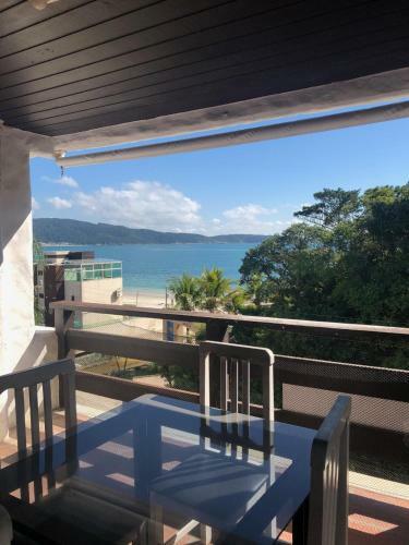 Apartamento Frente Mar Com 02 Su�tes