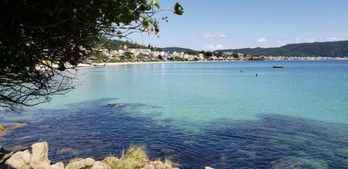 Apartamento Frente Mar Com 02 Su�tes