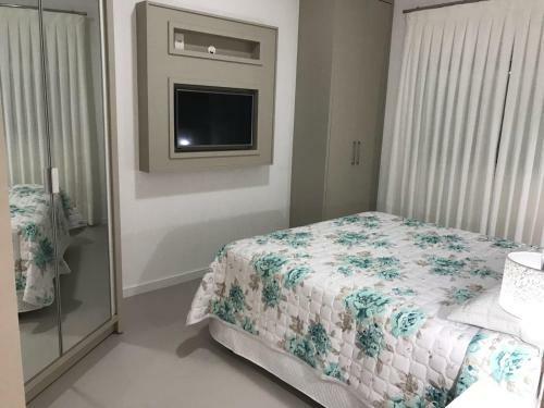 1049 - Apartamento Com 3 Su�tes Em Bombinhas Sc - 2 Vagas De Garagem