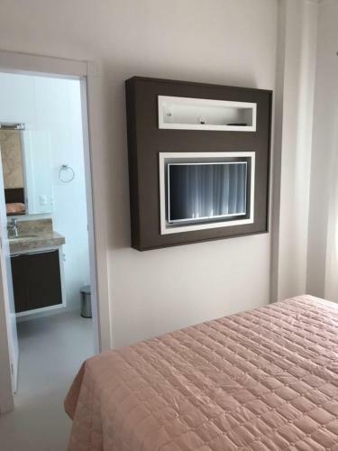 1049 - Apartamento Com 3 Su�tes Em Bombinhas Sc - 2 Vagas De Garagem