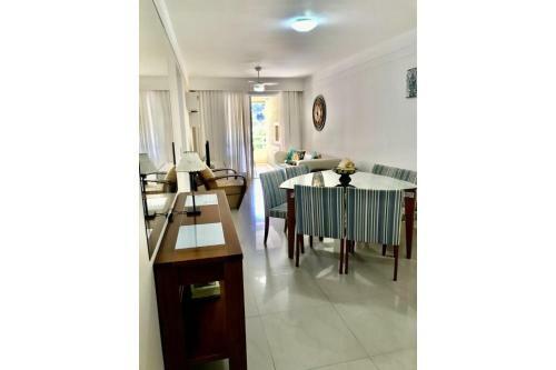 Confort�vel Apartamento 3 Quartos Na Praia De Bombas