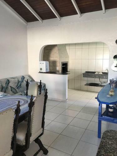 Bombinhas Mariscal - Casa Com Piscina 10 Pax - Cod 323