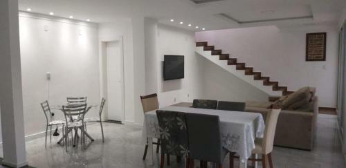 Casa Com Piscina E Hidromassagem Montoski