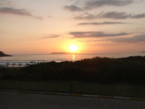Apartamento Bombinhas Apto 02 Dormit�rios 60m Da Praia Com Vista