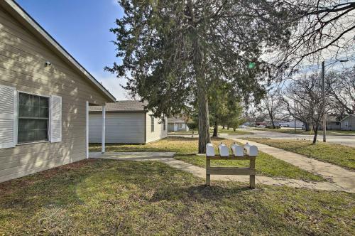 Charming Manhattan Duplex Unit Less Than 2 Mi To Ksu!