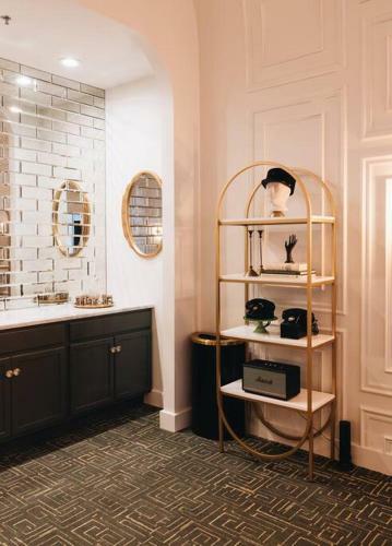 Posada Edgeland Deluxe Suite 210 At The Bellwether Hotel