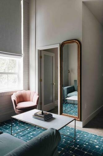 Posada Edgeland Deluxe Suite 210 At The Bellwether Hotel