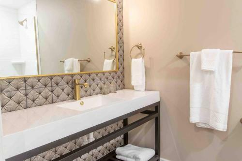 Posada Windsor Suite 206 At The Bellwether Hotel