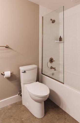 Posada Fernwood Suite 103 At The Bellwether Hotel