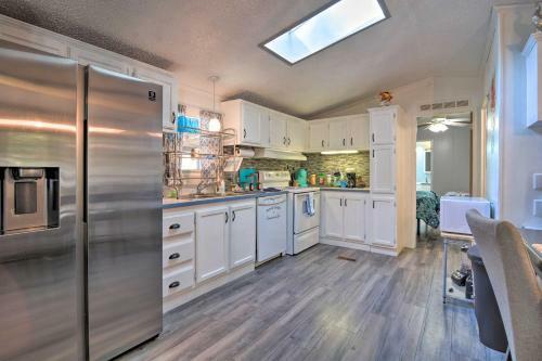 Houghton Lake Area Home With Fire Pit And Yard!