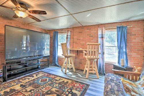 Houghton Lake Area Home With Fire Pit And Yard!
