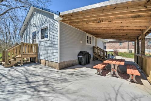Cozy Lesterville Home Near Parks And Forests!