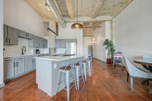 Apartamento 2br 2ba Spacious Historic Loft With Gym By Envitae
