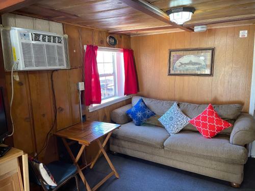 Expedition Cabin - Fishing Cabin