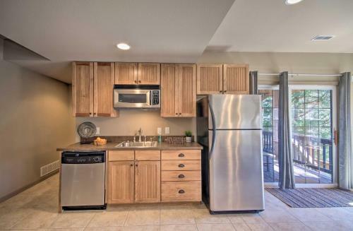 Luxe Osage Beach Home With Fire Pit And Grill!