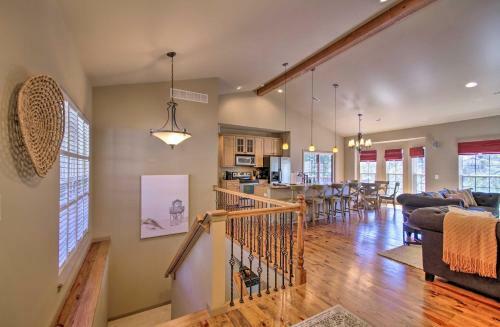 Luxe Osage Beach Home With Fire Pit And Grill!