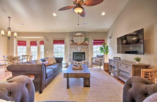 Luxe Osage Beach Home With Fire Pit And Grill!