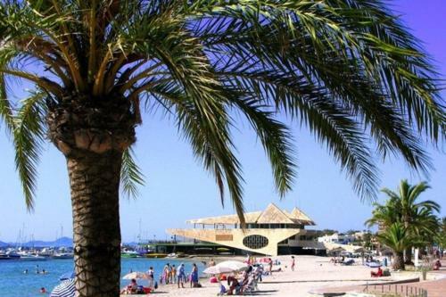 Casa Con Piscina Cerca De La Playa (10min)