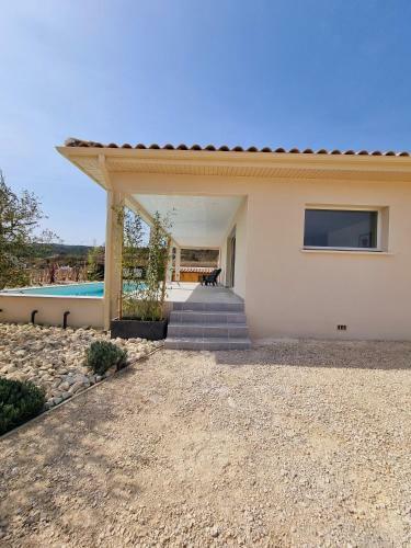 Goudargues Villa Toute �quip�e, 300m Du Centre.