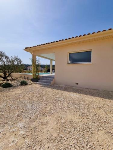 Goudargues Villa Toute �quip�e, 300m Du Centre.