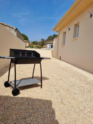 Goudargues Villa Toute �quip�e, 300m Du Centre.