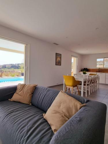 Goudargues Villa Toute �quip�e, 300m Du Centre.