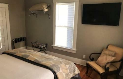 Bed & Breakfast Grayhouse Inn
