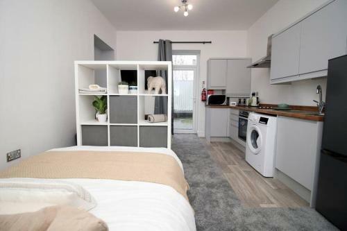 The Snug - Studio Apartment In Mount Pleasant