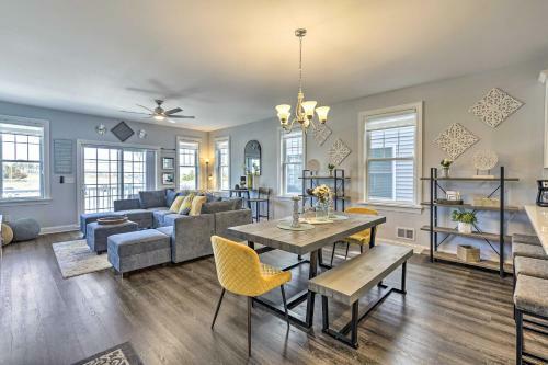 Chic Getaway With Hot Tub - Half-mi To Beach!
