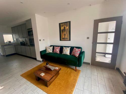 Pass The Keys Lovely Contemporary Ground Floor Apartment
