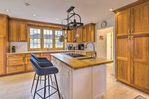 Beautiful Hampton Bays Home With Private Pool!