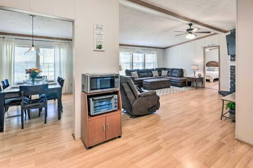 Gatlin Creek Rest Stop Home With Fireplace!