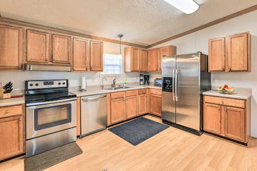 Gatlin Creek Rest Stop Home With Fireplace!