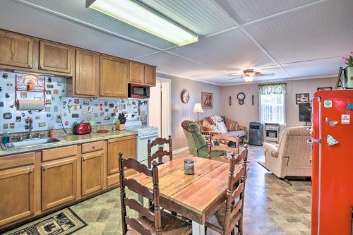 Quaint Hayesville Home On 6 Acres With Fire Pit