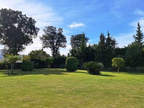 Apartamentos Sotogrande Con Piscina Y Garaje