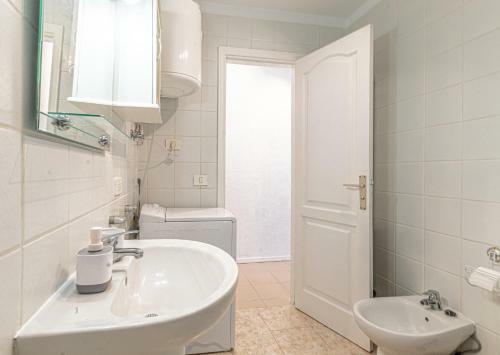 Riviera Apartment Near The Beach