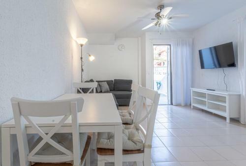 Riviera Apartment Near The Beach