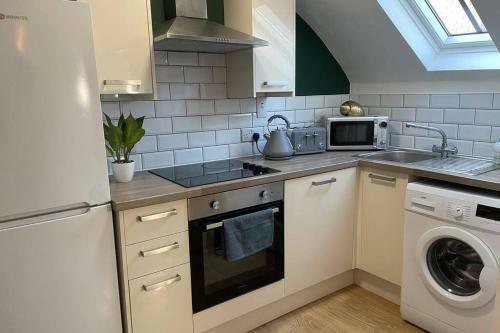 Lincoln City Centre Modern Apartment Overlooking The Canal