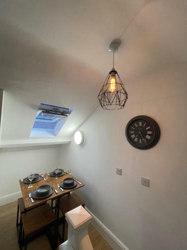 Lincoln City Centre Modern Apartment Overlooking The Canal