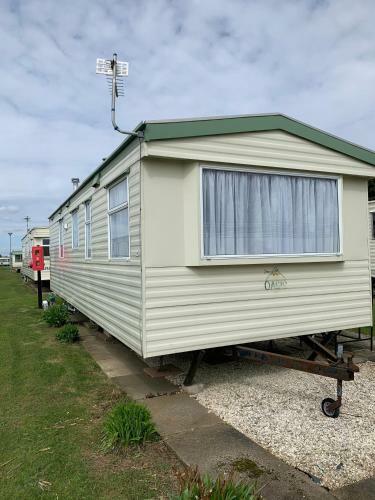 6 Berth Atlas Caravan - Walshs Holiday Park - Skegness