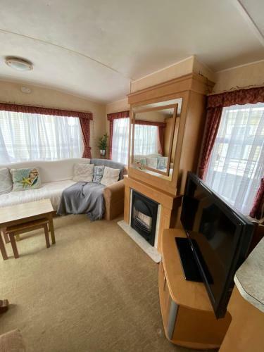 6 Berth Atlas Caravan - Walshs Holiday Park - Skegness