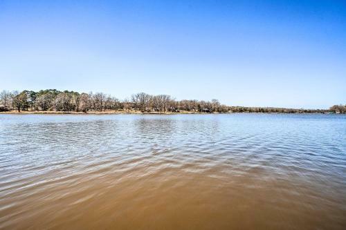 Lakefront Fort Towson Home With Private Dock!