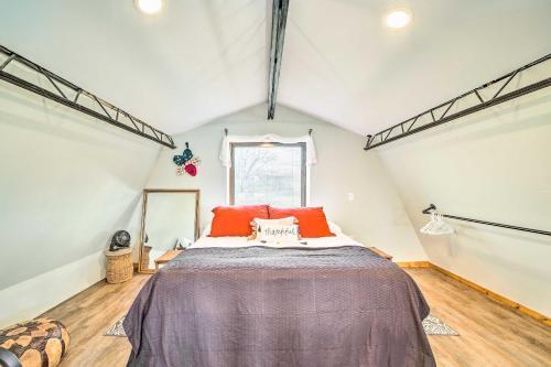 Apartamento Barn Studio With Deck And Views, Close To Dtwn!