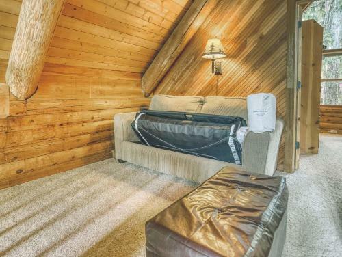 Cedarwood Lodge
