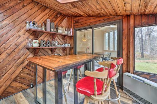 Luxe Creekside Lodge With Movie Theater And Deck!